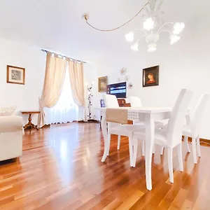 santacecilia-apartment.hotelinveneto.com/